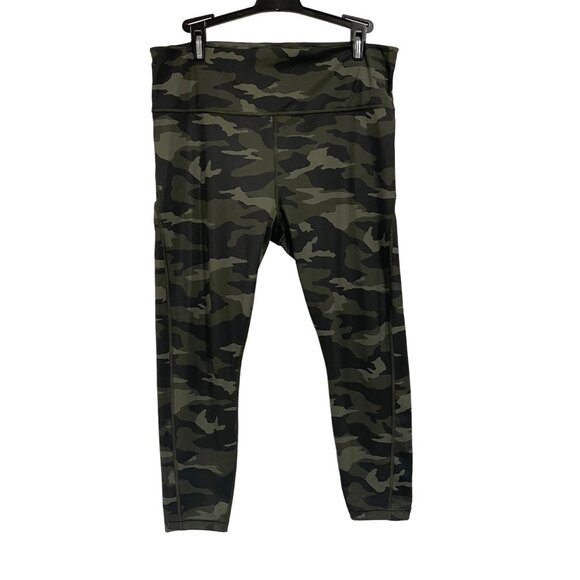 Athleta Ultimate 7/8 Tight Camo Print Size L - Picture 1 of 12